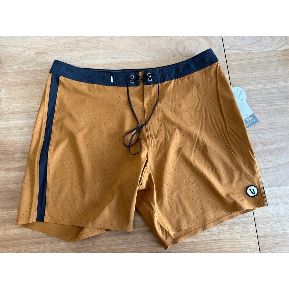 Vuori Peak Boardshort Turmeric Micro Dot Mens Size 32 Swim Shorts New
